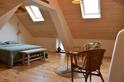Un ou plusieurs lits dans un hébergement de l'établissement Maison de pêcheur rénovée à deux pas du port