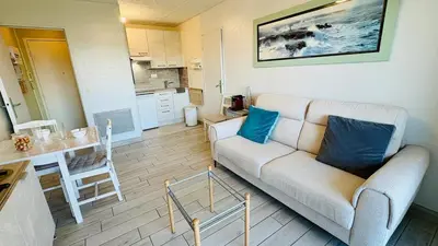 Cuisine ou kitchenette dans l'établissement L'Escale du Quai, Appartement calme sur le port de Courseulles