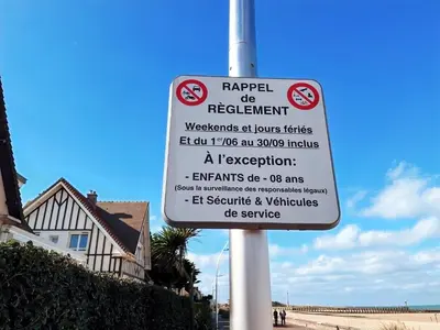 Certificat, récompense, panneau ou autre document affiché dans l'établissement La brise au pied de la plage