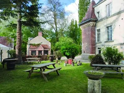 Jardin de l'établissement Eco Hôtel du Domaine de Ouézy