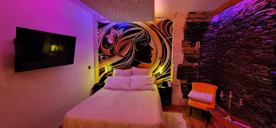 Télévision ou salle de divertissement dans l'établissement Aphrodite Spa