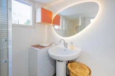 Salle de bains dans l'établissement Cyrano & Roxane - 1 km de la plage