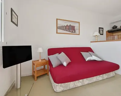 Télévision ou salle de divertissement dans l'établissement Vue panoramique, studio front de mer avec parking