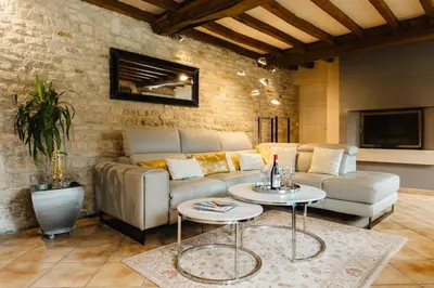 Coin salon dans l'établissement Domaine Casteele