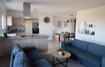 Cuisine ou kitchenette dans l'établissement Le petit Breizh 3 entre Mt St Michel et Saint Malo 4personnes 1bébé