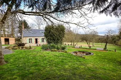 Jardin de l'établissement Le Lotus - 1000 m² de jardin