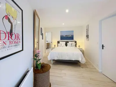 Un ou plusieurs lits dans un hébergement de l'établissement Villa contemporaine près plage - 6 pers. - FR-1-361-573