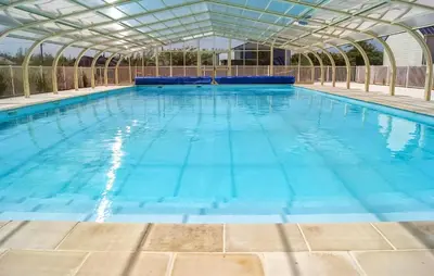 Piscine de l'établissement Mobile-Home Proche Mer 400M ou située à proximité