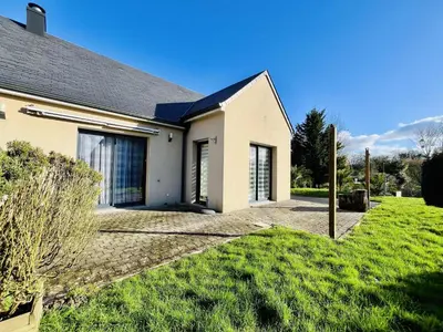 Jardin de l'établissement La Montbourgeoise Stylish House Close to the Town Center