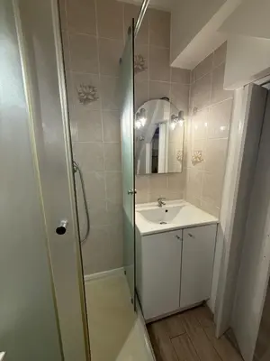 Salle de bains dans l'établissement Renovated studio Place Saint-Sauveur, Caen city center