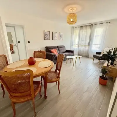Appartement lumineux avec balcon