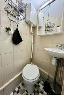 Salle de bains dans l'établissement Charmant studio rue de Bayeux au Cœur de Caen
