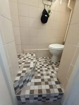 Salle de bains dans l'établissement Charmant studio rue de Bayeux au Cœur de Caen