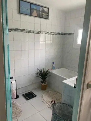 Salle de bains dans l'établissement Maison de ville mitoyenne 4 chambres