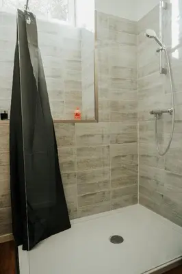 Salle de bains dans l'établissement Kadéraf
