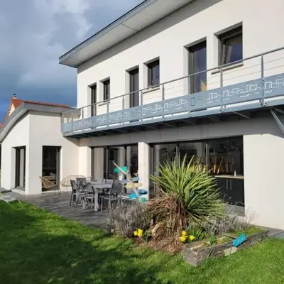 Maison spacieuse proche plage - 4 chambres - FR-1-788-103