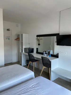 Cuisine ou kitchenette dans l'établissement Brit Hotel Cherbourg