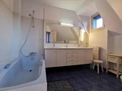 Salle de bains dans l'établissement Holiday Home Les Rimains by Interhome