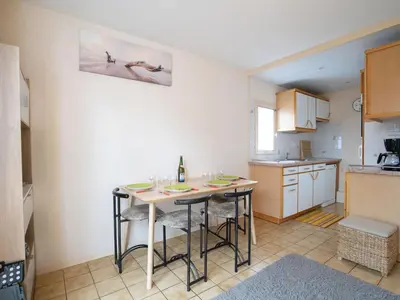 Cuisine ou kitchenette dans l'établissement Apartment Les christophines-3 by Interhome