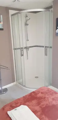 Salle de bains dans l'établissement Hôtel Le Saint Patrice