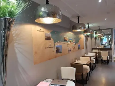 Restaurant ou autre lieu de restauration dans l'établissement Hôtel Le Saint Patrice