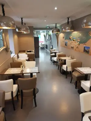 Restaurant ou autre lieu de restauration dans l'établissement Hôtel Le Saint Patrice