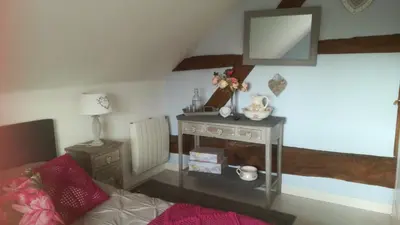 Un ou plusieurs lits dans un hébergement de l'établissement La Gerbaudiere Chambres&Table d hotes proche Mont Saint Michel CUISINE MAISON
