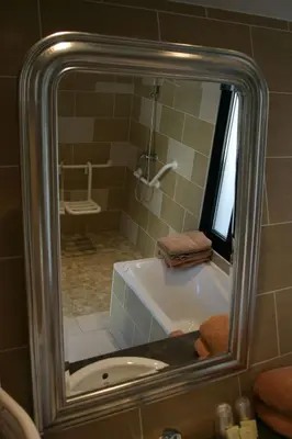 Salle de bains dans l'établissement Gites 