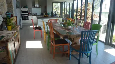 Cuisine ou kitchenette dans l'établissement La maison des musiciens