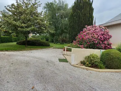 Jardin de l'établissement il giardino F Heudier ,E Decourcy ,Tessy sur vire Manche