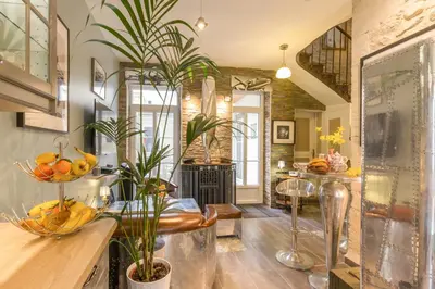 Cuisine ou kitchenette dans l'établissement DDay Aviators