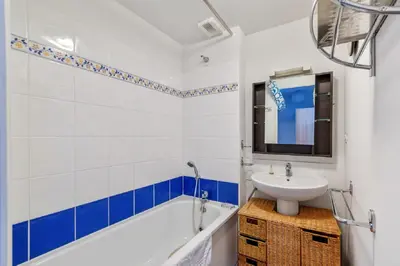 Salle de bains dans l'établissement Residence Port Guillaume - maeva Home