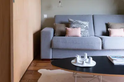 Coin salon dans l'établissement Chez Laurence du Tilly L'annexe
