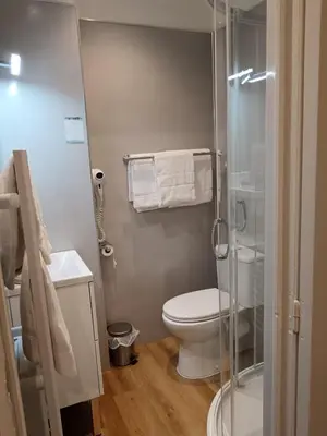 Salle de bains dans l'établissement Le Declic
