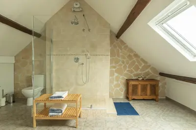 Salle de bains dans l'établissement L'Ecurie Gourmande