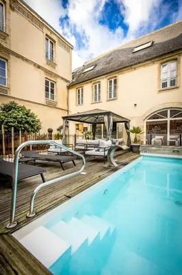 Piscine de l'établissement Grand Hôtel du Luxembourg & Spa ou située à proximité