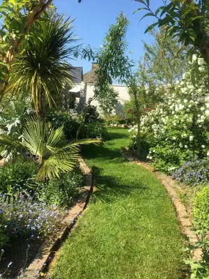 Jardin de l'établissement Le Grenier du Jardin