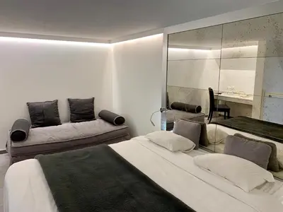 Un ou plusieurs lits dans un hébergement de l'établissement Logis Hôtel Restaurant Le Fruitier