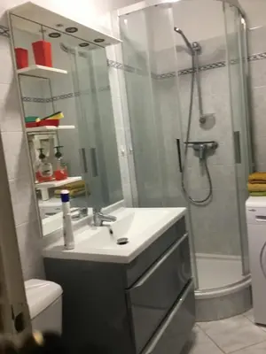 Salle de bains dans l'établissement Residence les Goelands