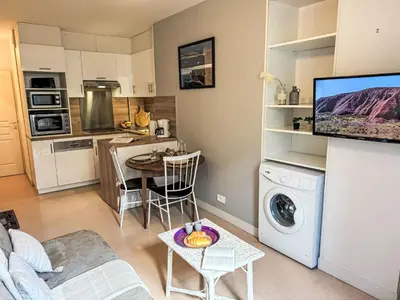 Cuisine ou kitchenette dans l'établissement Apartment Le Vieux Port by Interhome