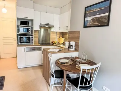 Cuisine ou kitchenette dans l'établissement Apartment Le Vieux Port by Interhome