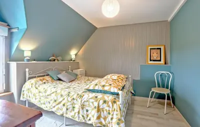 Un ou plusieurs lits dans un hébergement de l'établissement 3 Bedroom Amazing Home In Vergoncey