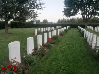 Jardin de l'établissement Relais du Cap romain