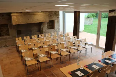 Espace de conférence ou salle de réunion dans l'établissement Le Saint Aubert