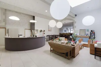 Cuisine ou kitchenette dans l'établissement Brit Hotel Alghotel