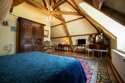 Coin salon dans l'établissement Domaine De La Tour