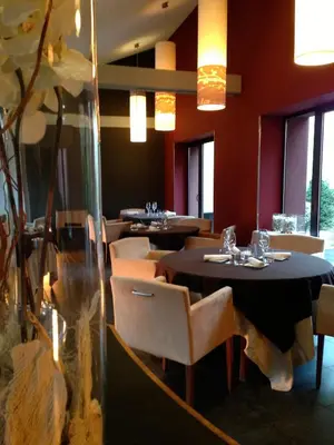 Restaurant ou autre lieu de restauration dans l'établissement Hotel Restaurant Spa Ivan Vautier