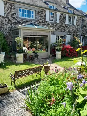 Jardin de l'établissement Maison des Isles