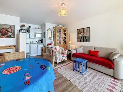 Cuisine ou kitchenette dans l'établissement Appartement central avec balcon, parking privé - FR-1-361-66
