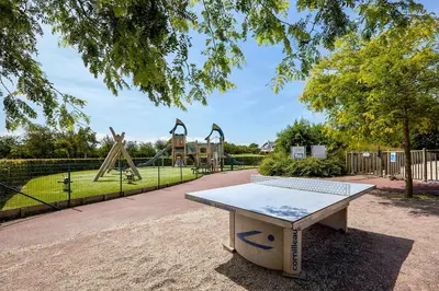Tennis de table au sein de l'établissement Résidence Pierre & Vacances le Green Beach ou à proximité
